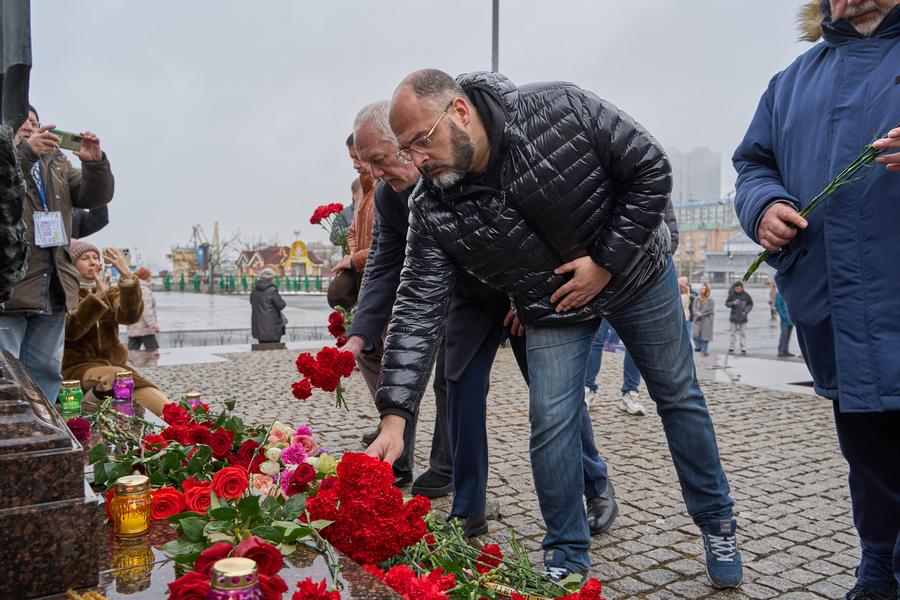 Во Владивостоке почтили память жертв теракта в "Крокус Сити Холле"
